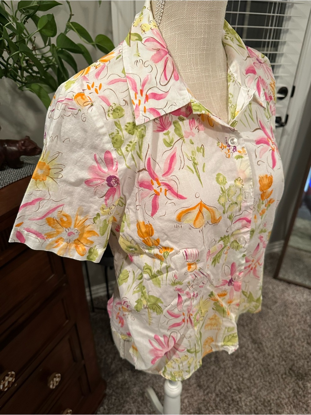 Vintage White Floral Button-Up Shirt with Pink & Orange Blooms - Picture 3 of 7